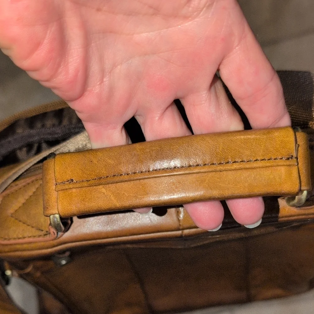 World Korea Brown Leather Messenger Bag for Men